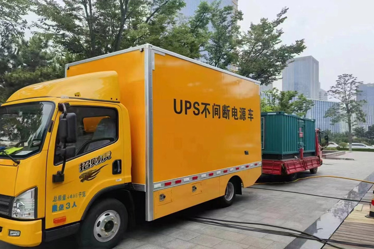 万载发电机租赁施工现场